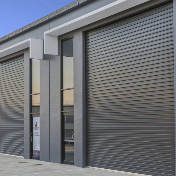 rollo-doors-industrial-grey-silver-side